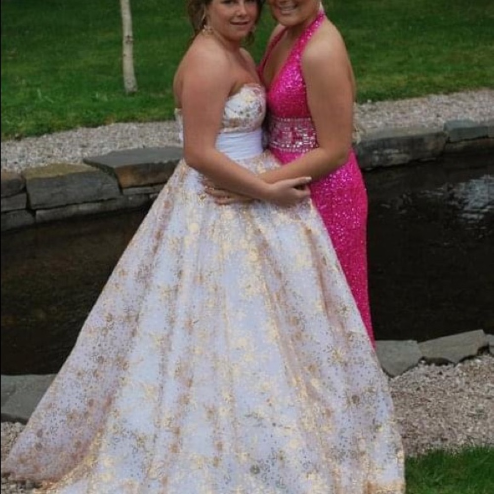 Grad dress - Picture 2 of 3